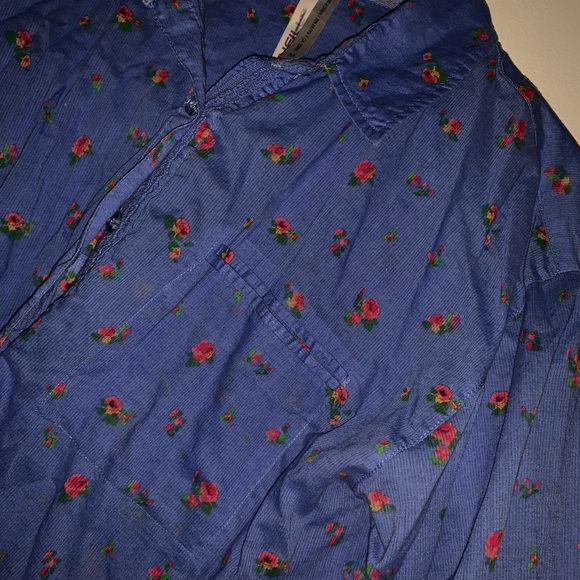Blue floral button down shirt - Picture 3 of 4